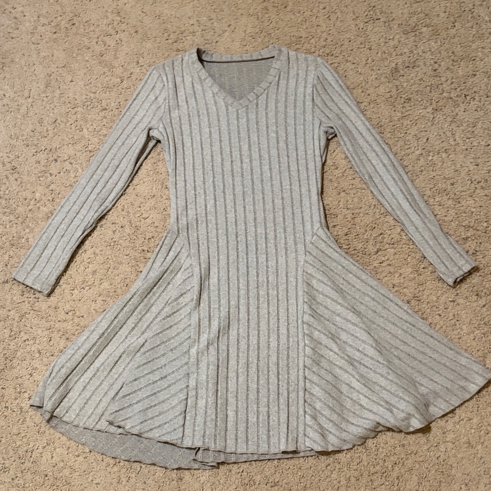Gray Ribbed Long-Sleeve Swing Dress